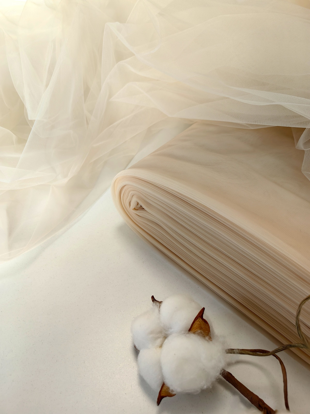 najmekši i najprozračniji bež til za svadbeni veo ili laganu haljinu