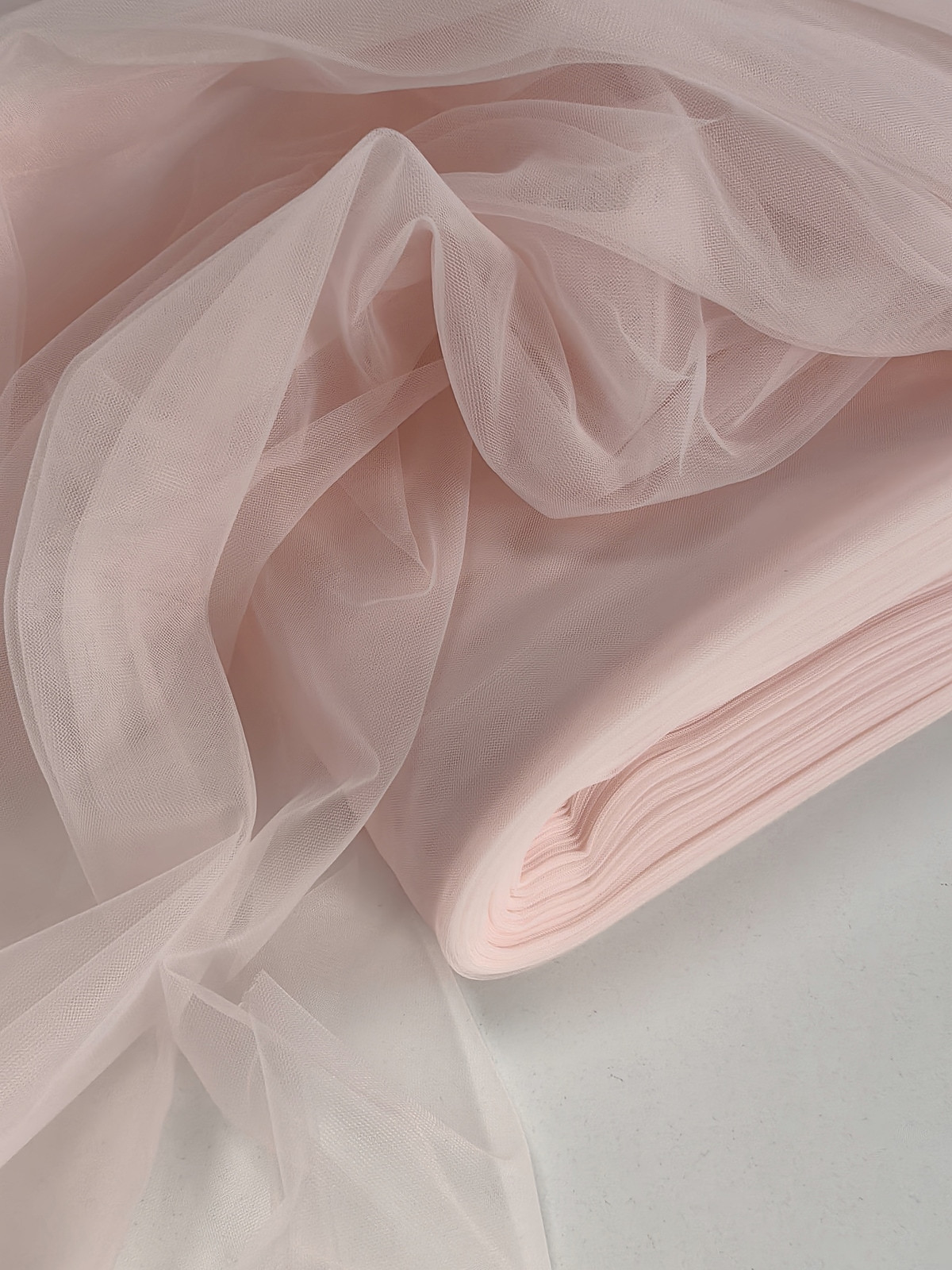 najmekši i najprozračniji til u boji puder roze za svadbeni veo ili laganu haljinu