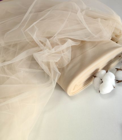 najmekši i najprozračniji bež til za svadbeni veo ili laganu haljinu