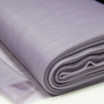 til najvišeg kvaliteta u boji maglovito lila sa sitnom mrežicom za haljine i suknje