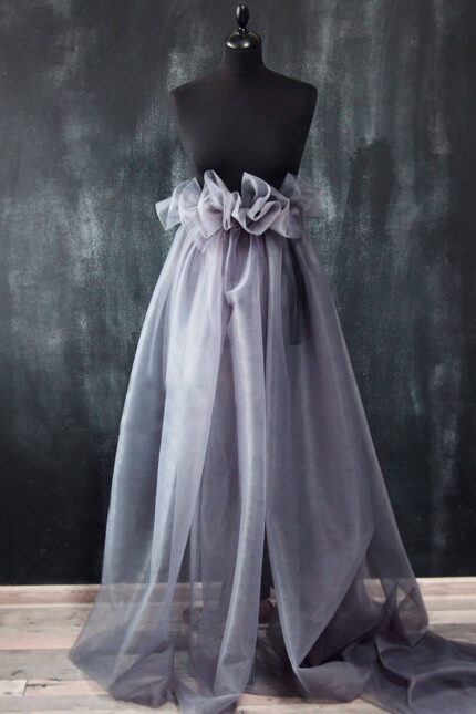 til najvišeg kvaliteta u boji tamno siva sa sitnom mrežicom za haljine i suknje