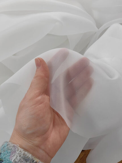 organdin carolin boja prva do bele